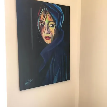 Vivi Cernobbio, La Sua Arte, La Sua Magia Lägenhet